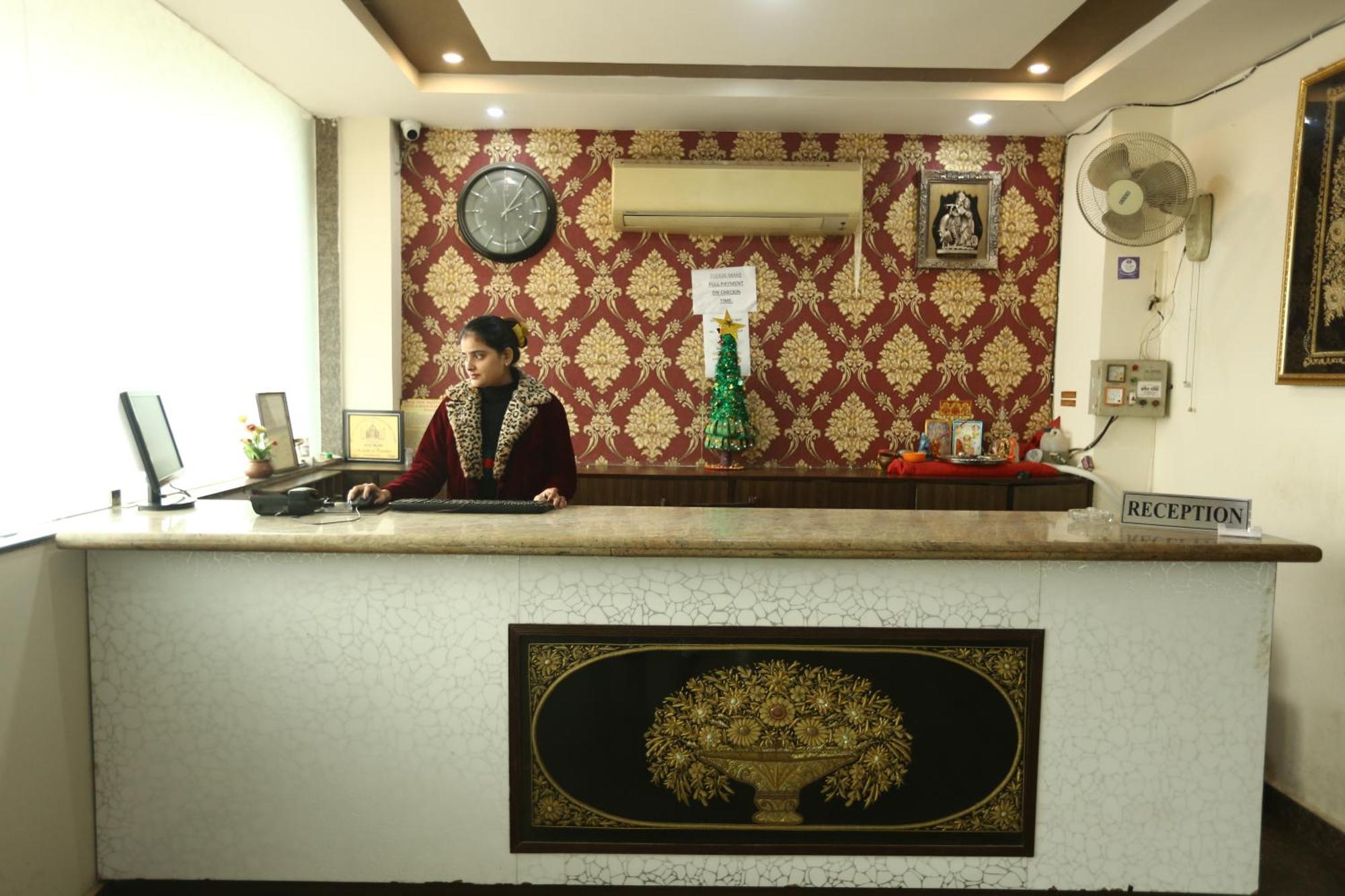 24 Hotel & Resort Agra  Extérieur photo