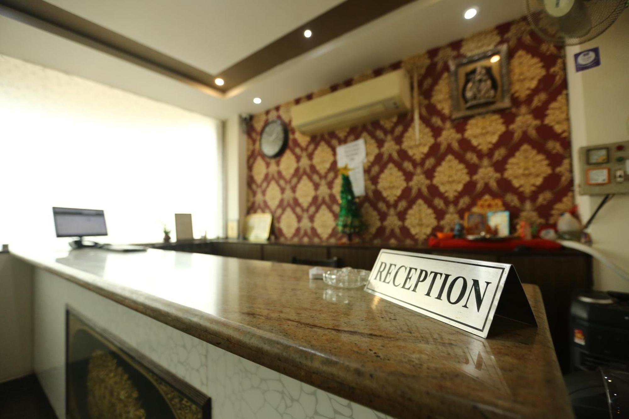 24 Hotel & Resort Agra  Extérieur photo