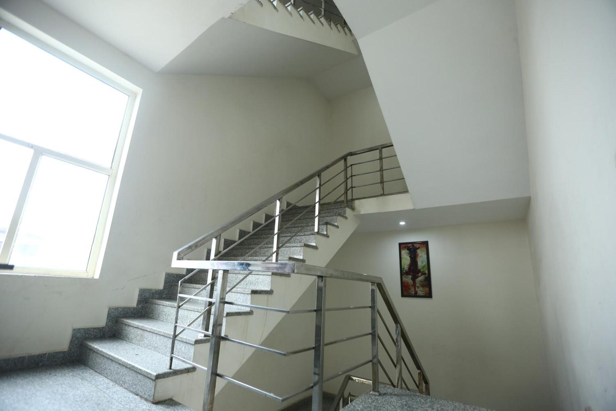 24 Hotel & Resort Agra  Extérieur photo