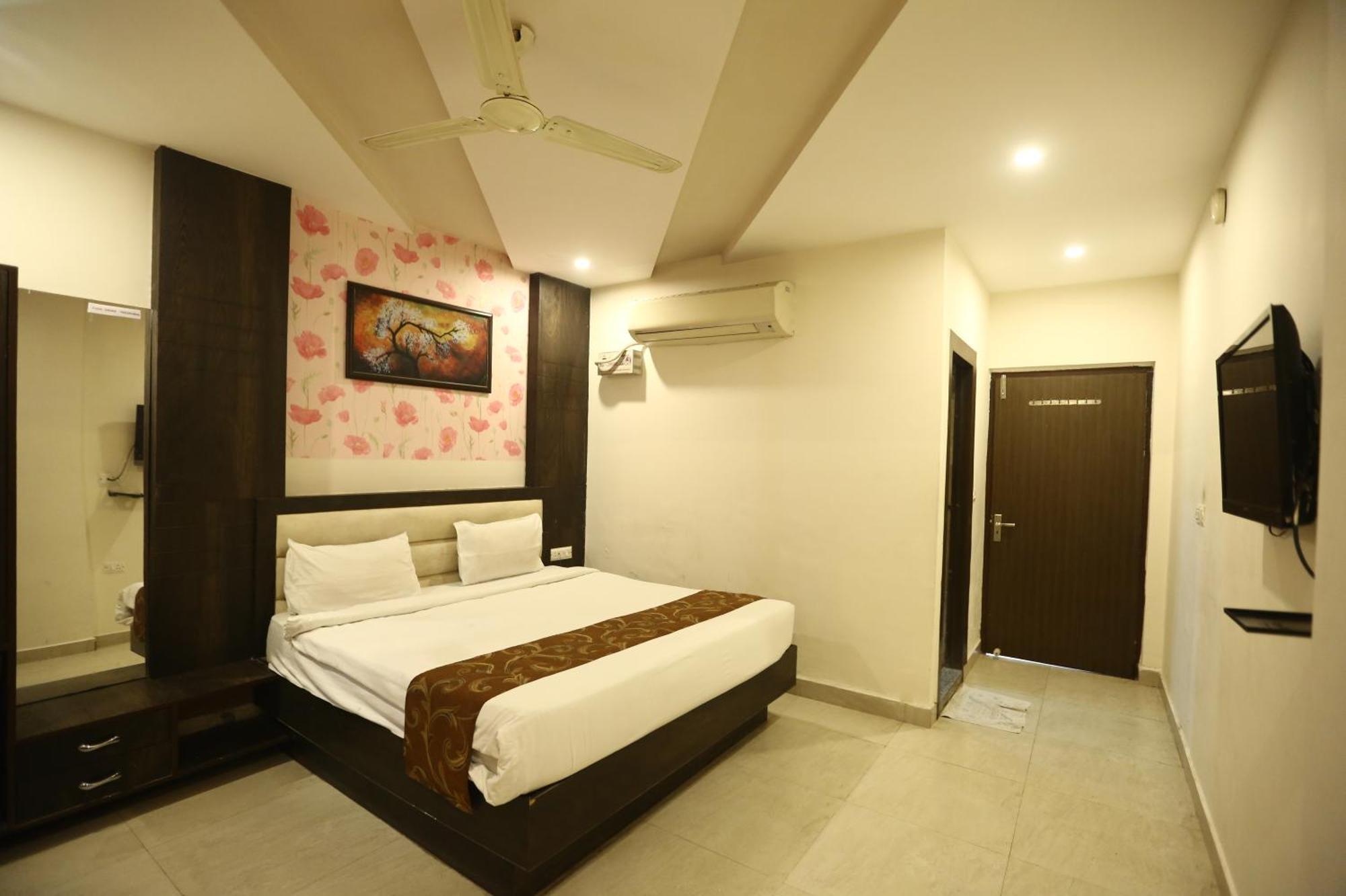 24 Hotel & Resort Agra  Extérieur photo