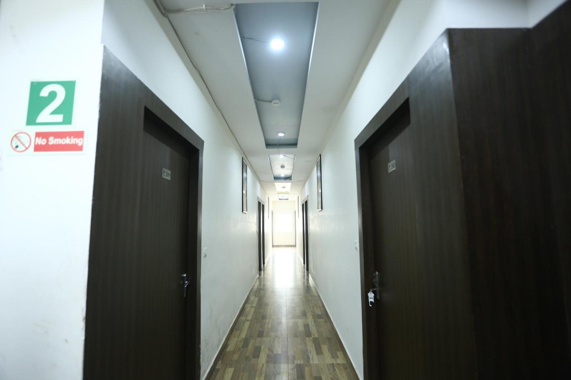 24 Hotel & Resort Agra  Extérieur photo